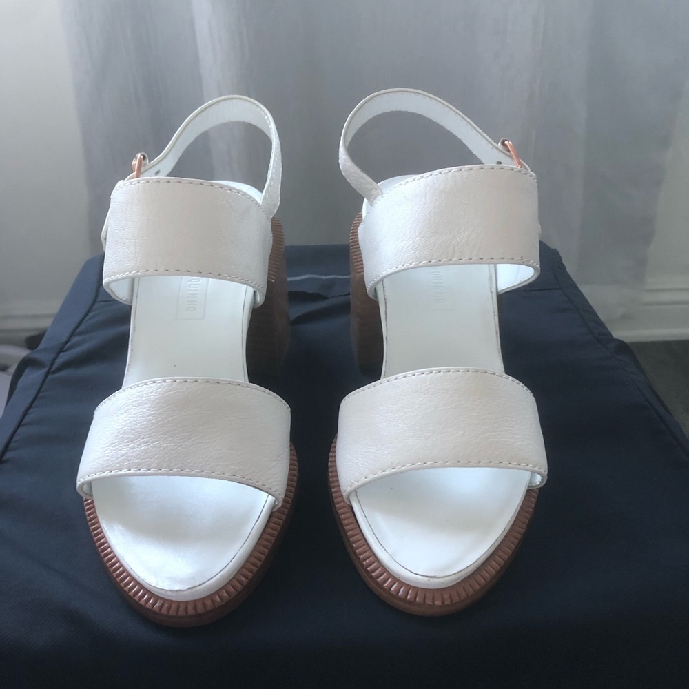 Classic Chic Sandals - Picture 3 of 7